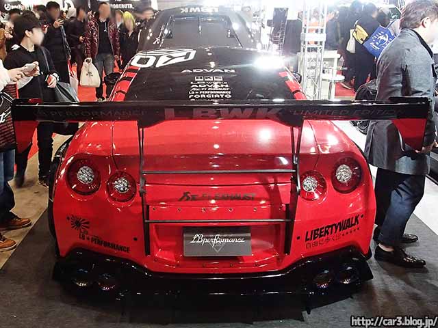 LB☆WORKSのR35 GT-R Type.2ADVANカラーはカムイ・プロデュース